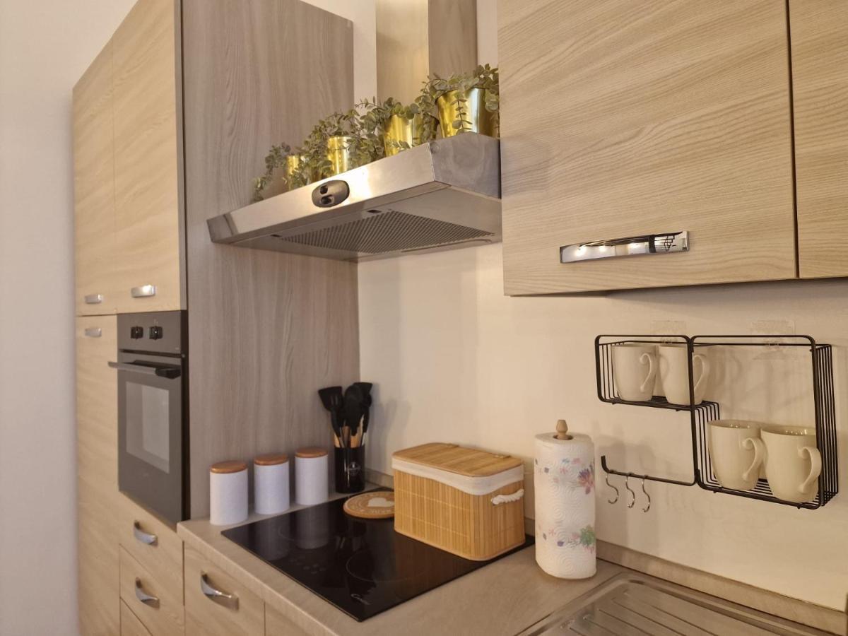 Regina In Porta Romana 2 - Sky Tv, Wifi E Breakfast Box Apartment Milan